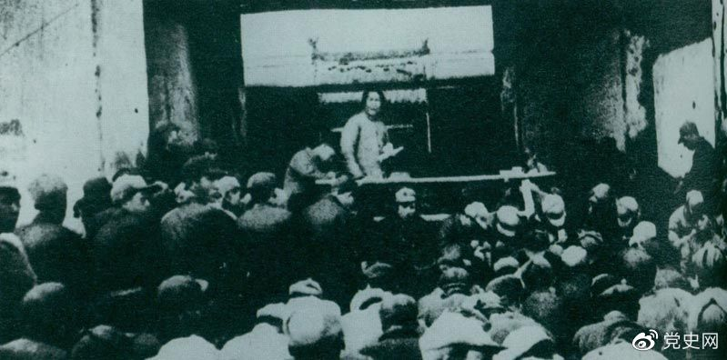 1935年12月27日，毛澤東在陝北瓦窯堡黨的活動分子會議上作《論反對日本帝國主義的策略》報告。